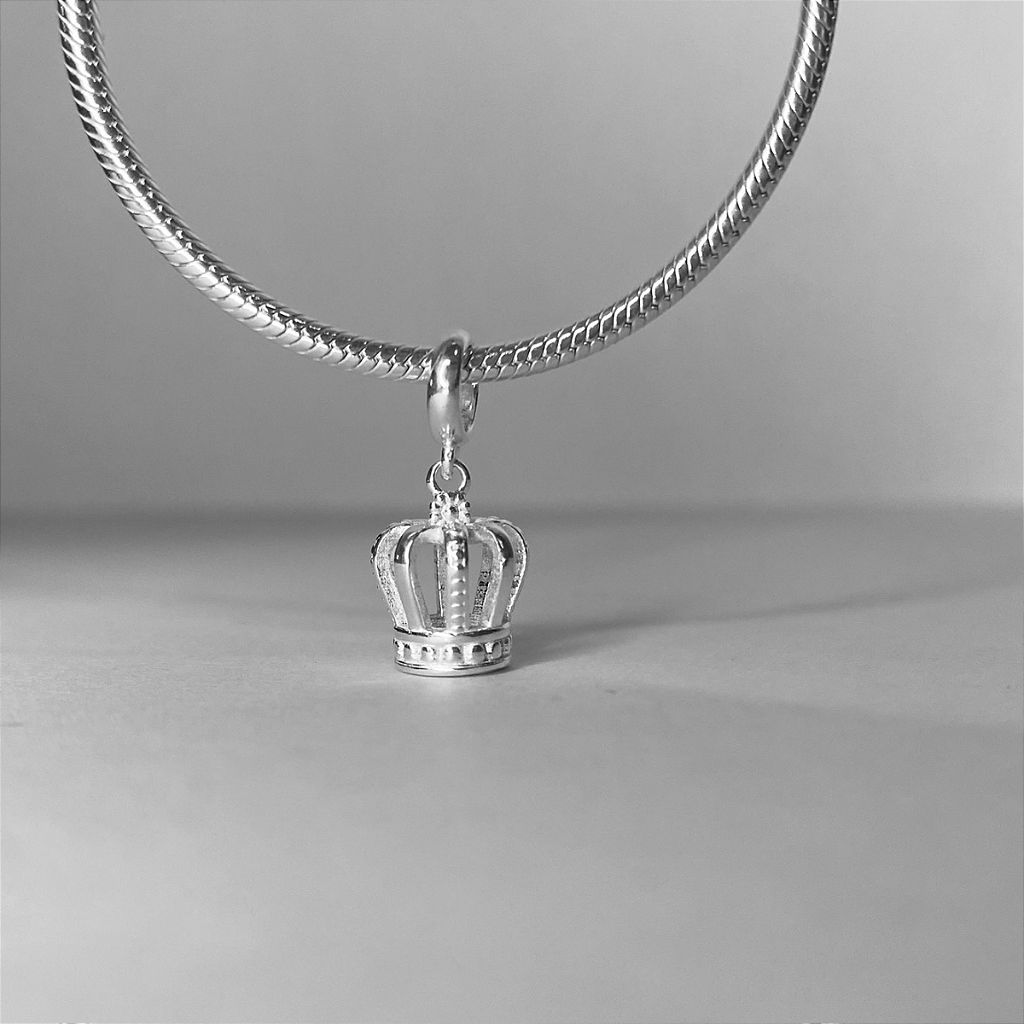 Berloque De Prata Coroa Nobreza e Elegância Em Prata 925