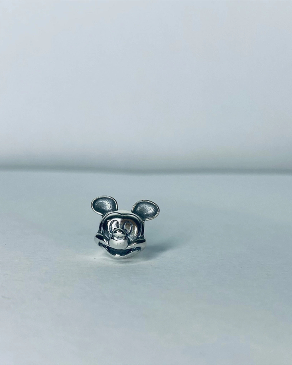 Berloque De Prata Mickey Mouse Encante-se Pela Magia Em Prata 925