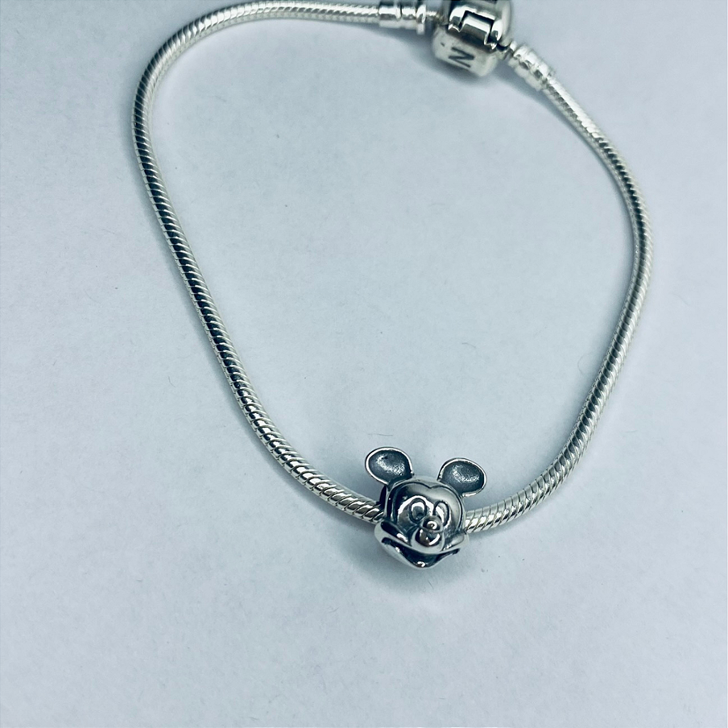 Berloque De Prata Mickey Mouse Encante-se Pela Magia Em Prata 925