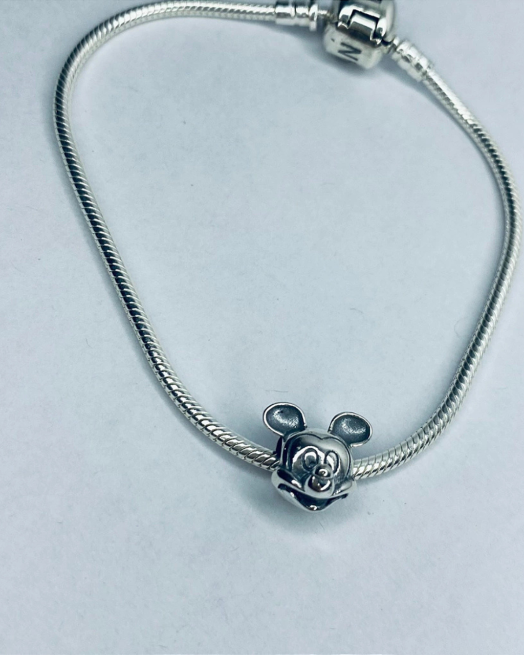 Berloque De Prata Mickey Mouse Encante-se Pela Magia Em Prata 925