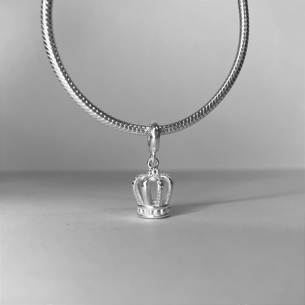 Berloque De Prata Coroa Nobreza e Elegância Em Prata 925