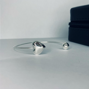 Bracelete De Prata Coração Elegância e Sentimento