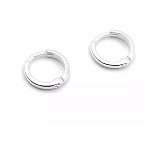 Argola De Prata Click Pequena Simplicidade com Elegância