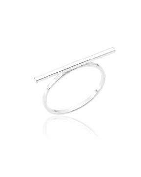 Anel de Prata com Design de Traço Simplicidade Refinada com um Toque de Modernidade