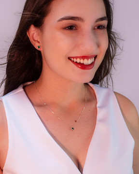 Conjunto Colar e Brinco Ponto de Luz Coração Esmeralda de Prata 925