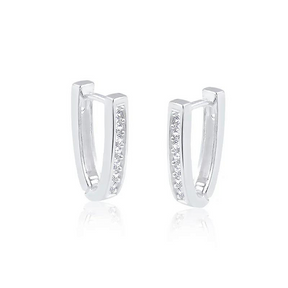 Argola Oval em Prata Cravejada Charme e Brilho em Forma de Prata