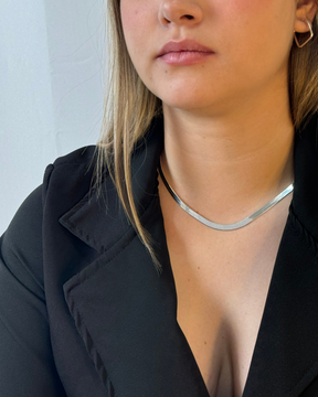 Choker De Prata Laminada 4 MM Elegância e Versatilidade