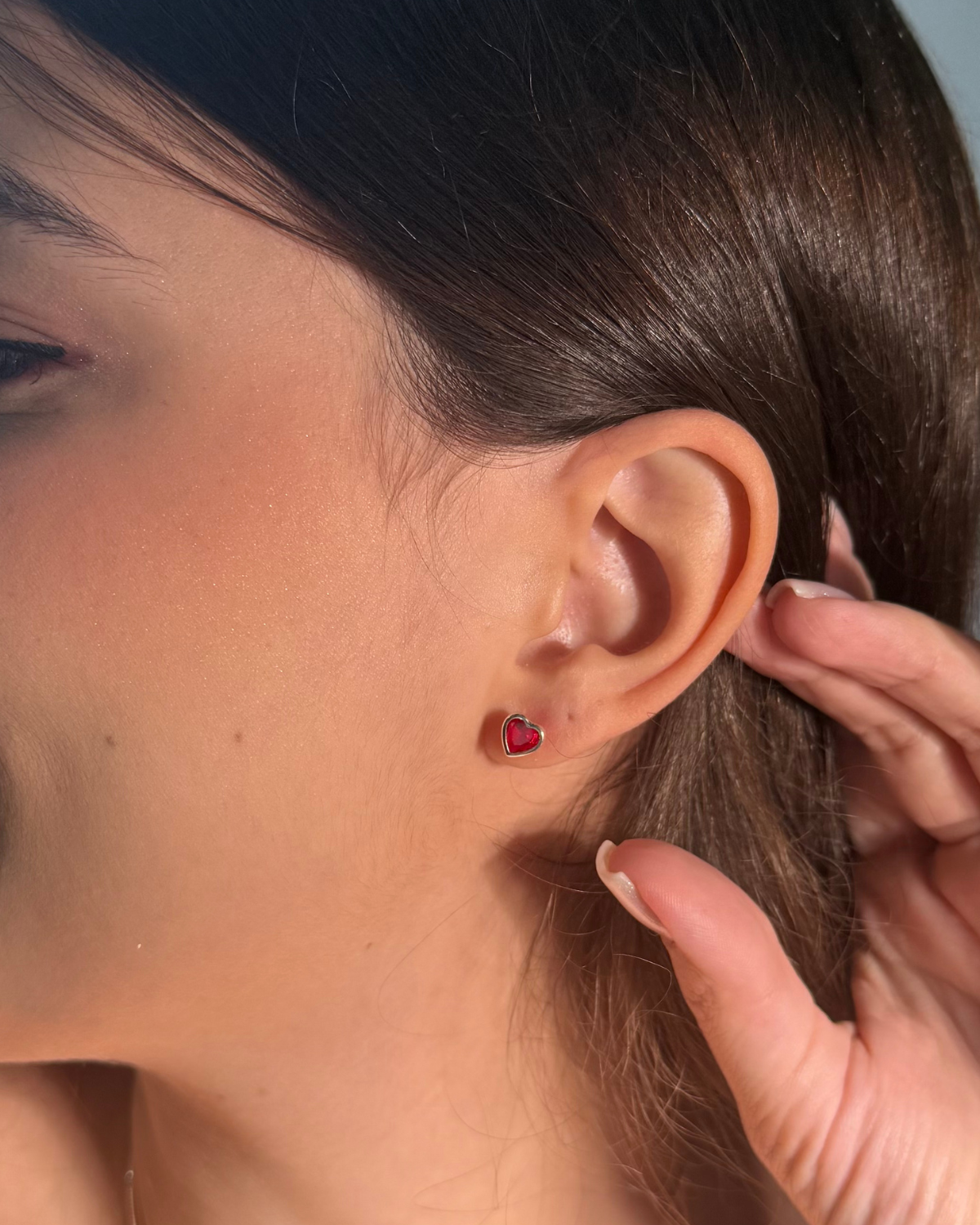 Brinco Ponto de Luz Coração Vermelho Prata 925