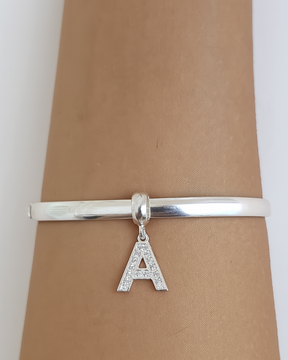 Berloque letras Cravejada Prata 925