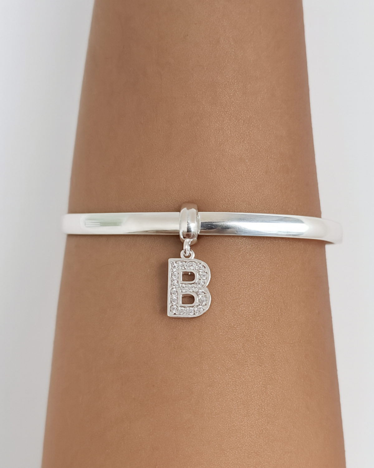 Berloque letras Cravejada Prata 925