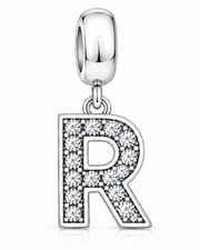 Berloque letras Cravejada Prata 925