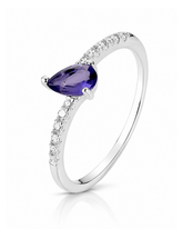 Anel Solitário Gota Violeta com Zircônias em Prata 925