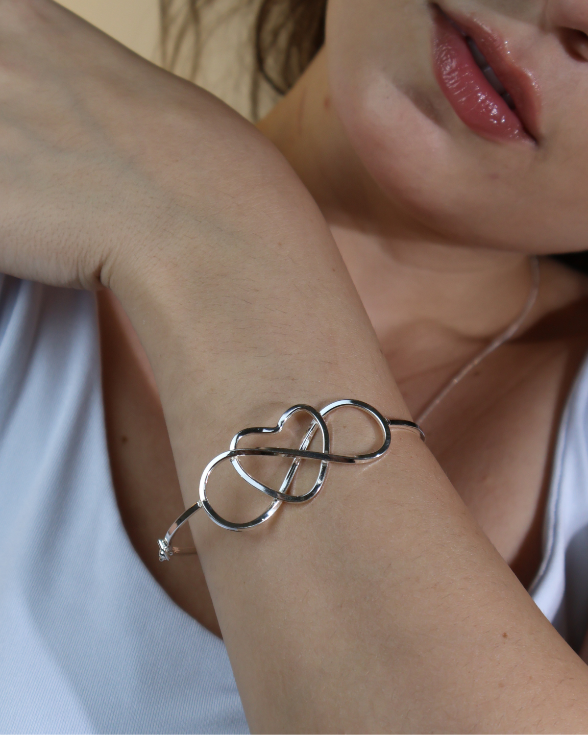 Bracelete Infinito Coração Vazado - 18 CM