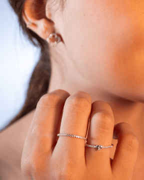 Anel Meia Aliança Cravejada Prata 925 - Karina Pratas