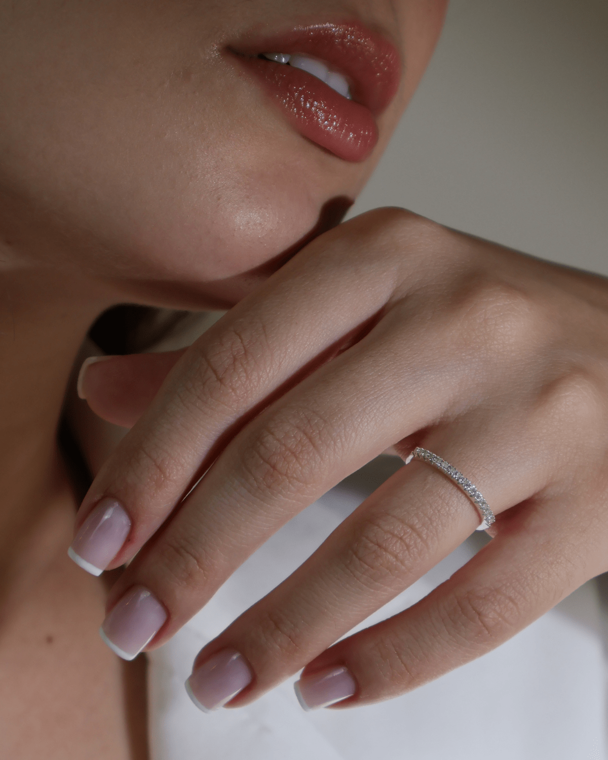 Anel Meia Aliança Cravejada Prata 925 - Karina Pratas