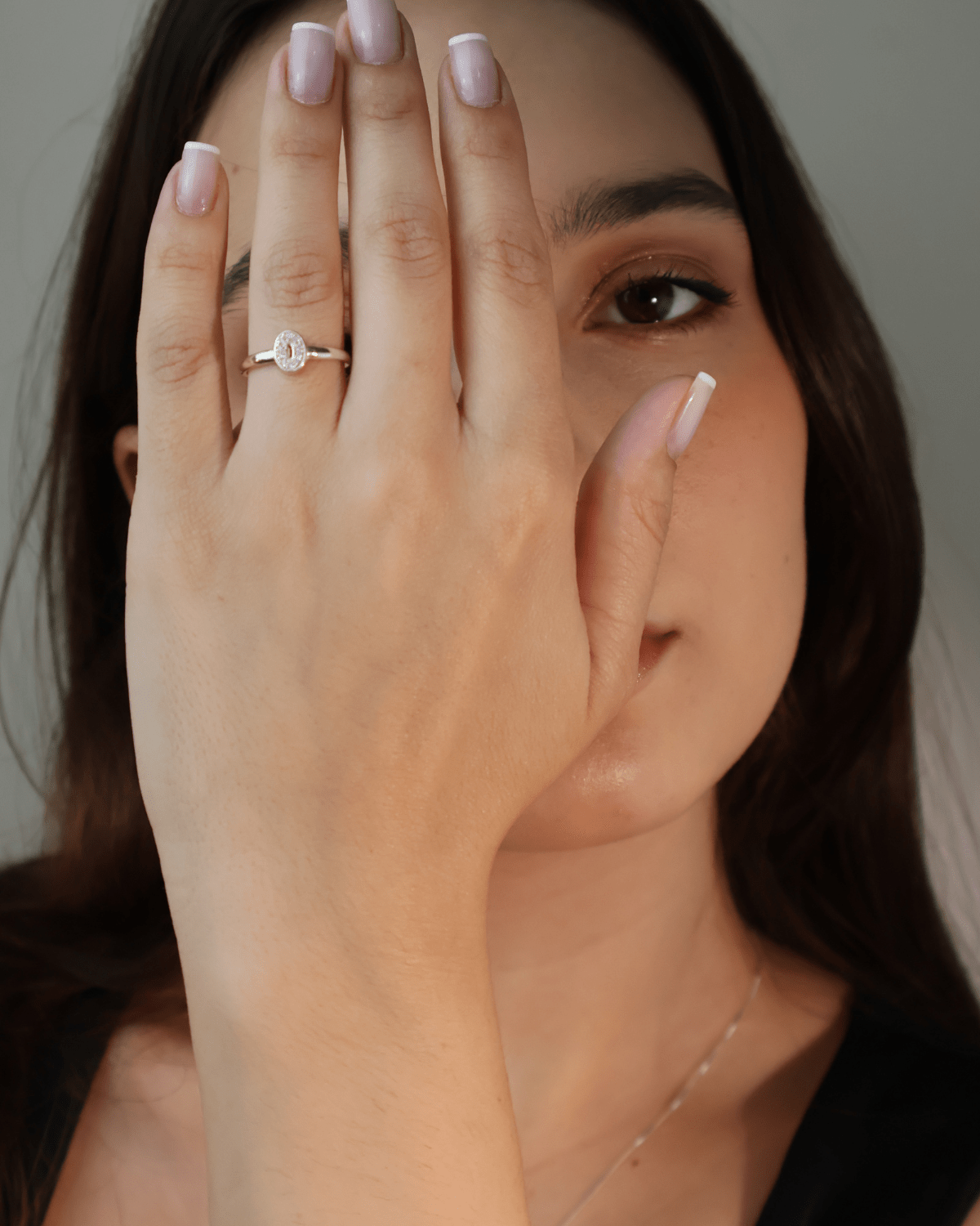 Anel Oval Cravejado com Zircônias Prata 925 - Karina Pratas