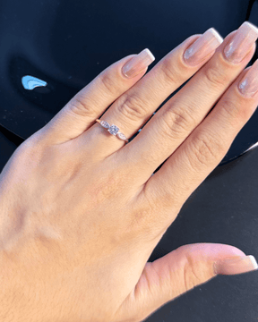 Anel Solitário Aparador Cravejado Prata 925 - Karina Pratas