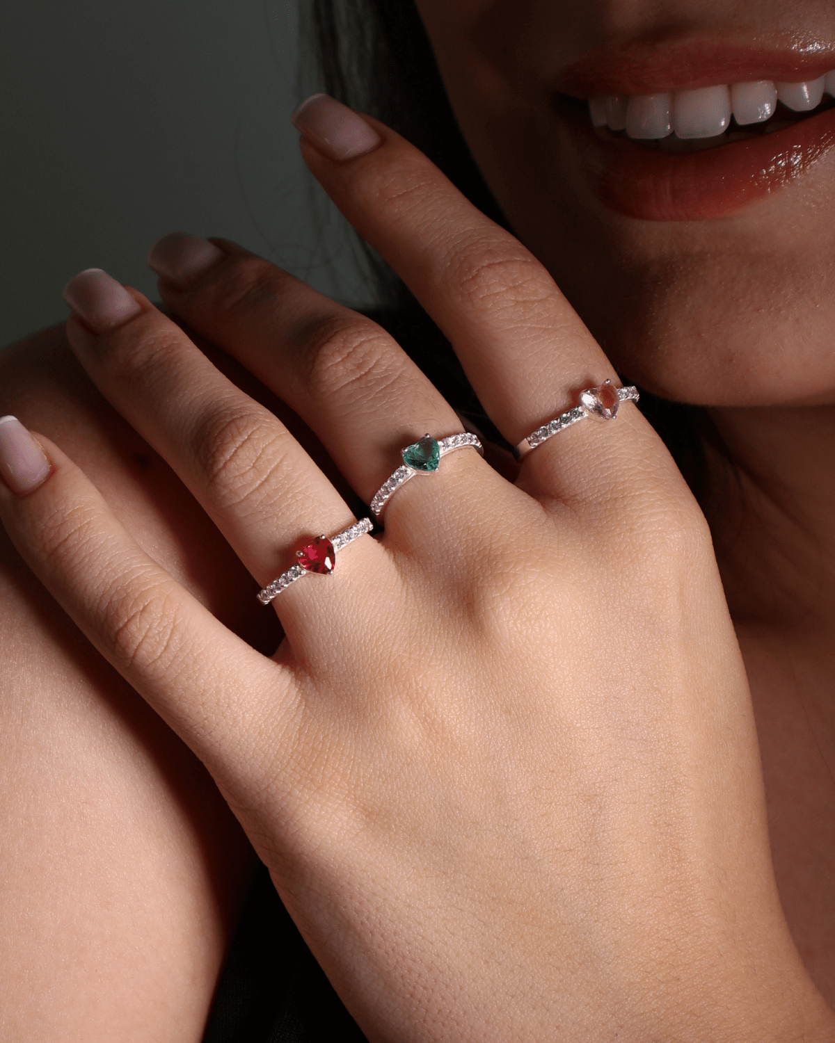 Anel Solitário Meia Aliança Coração Prata 925 - Karina Pratas