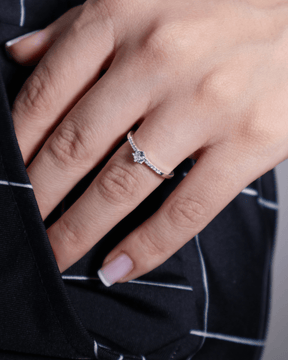 Anel Solitário Zircônia Cravejado Prata 925 - Karina Pratas