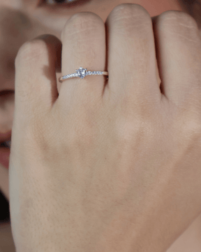 Anel Solitário Zircônia Cravejado Prata 925 - Karina Pratas