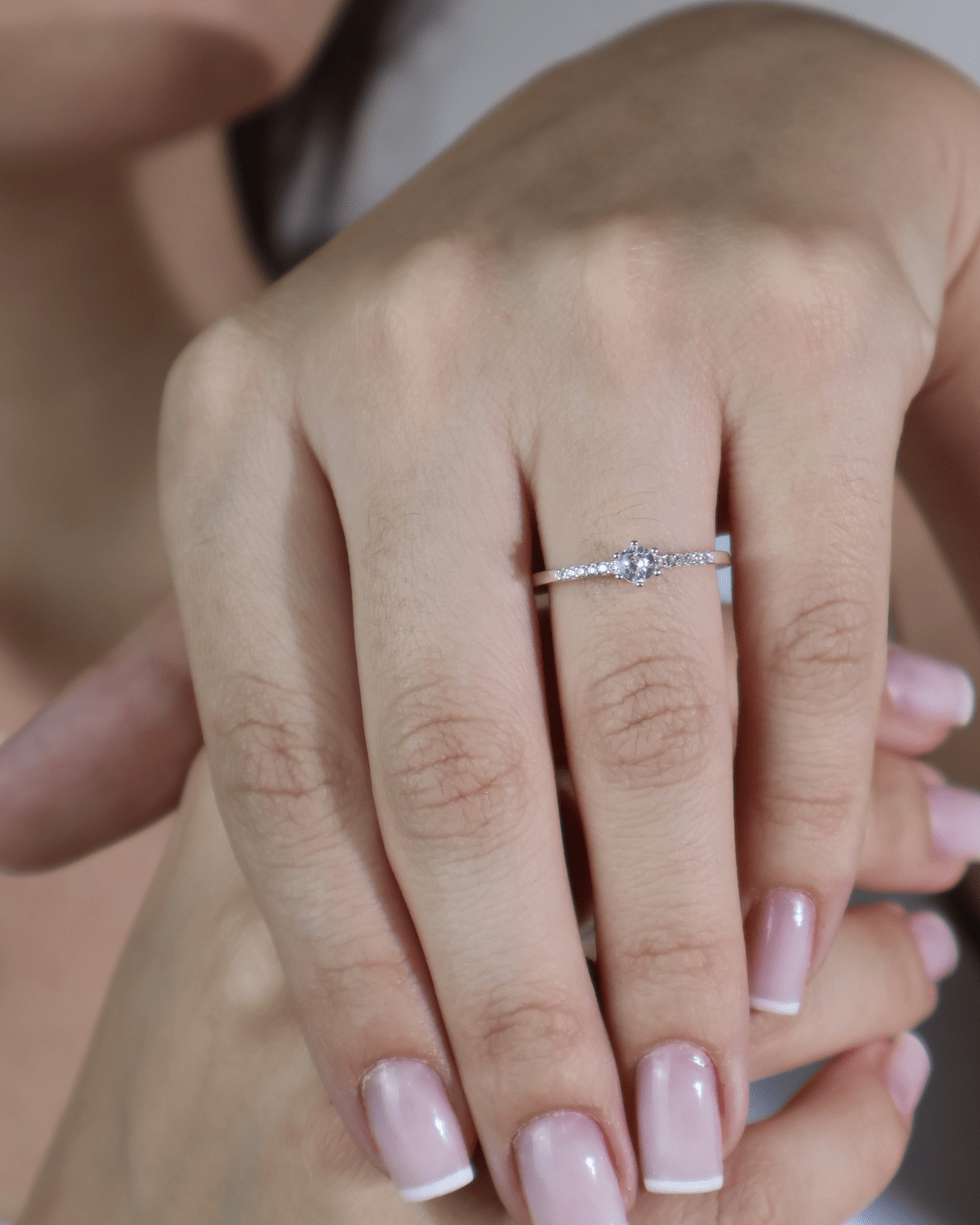 Anel Solitário Zircônia Cravejado Prata 925 - Karina Pratas