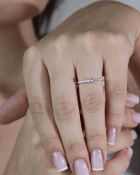 Anel Solitário Zircônia Cravejado Prata 925 - Karina Pratas