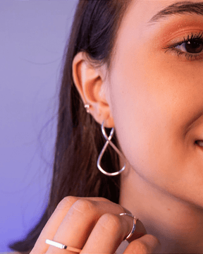 Argola Infinita em Prata 925 - Karina Pratas