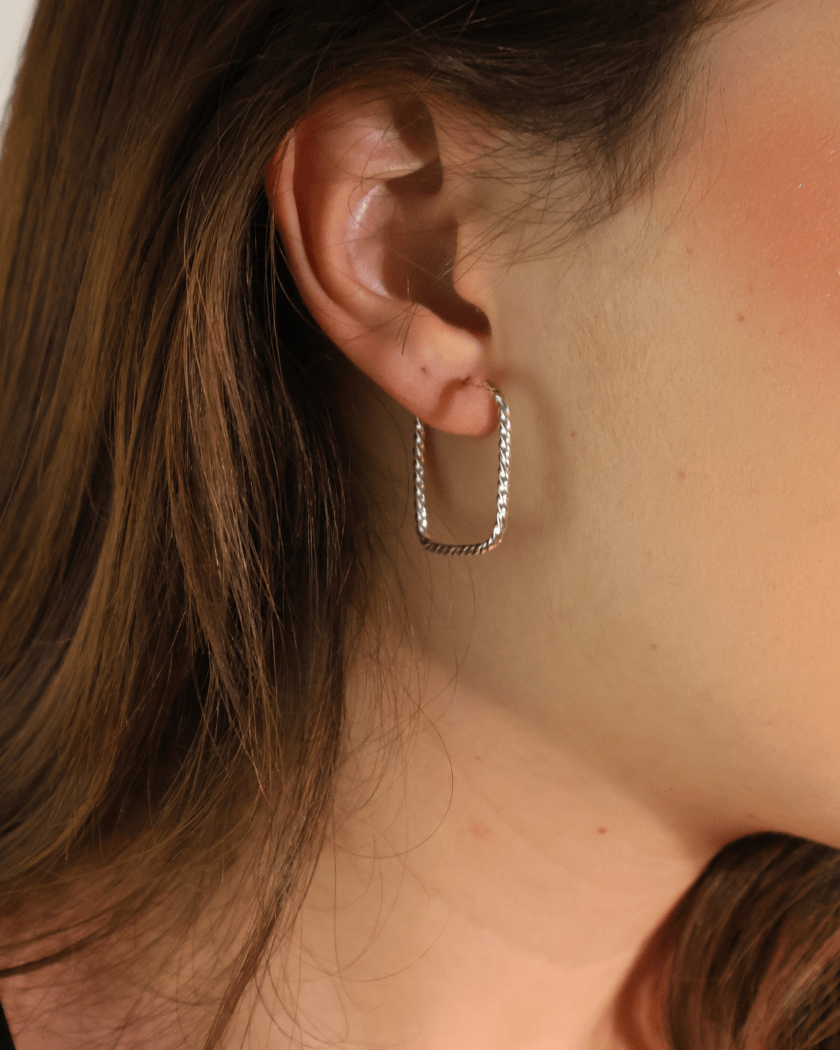 Argola Quadrada Torcida Prata 925 - Karina Pratas