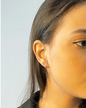 Brinco Fio Laminado Torcido em Prata 925 - Karina Pratas