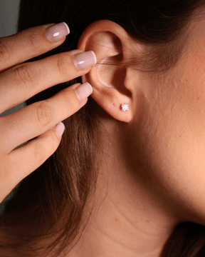 Brinco Ponto de Luz Quadrado em Prata 925 - Karina Pratas