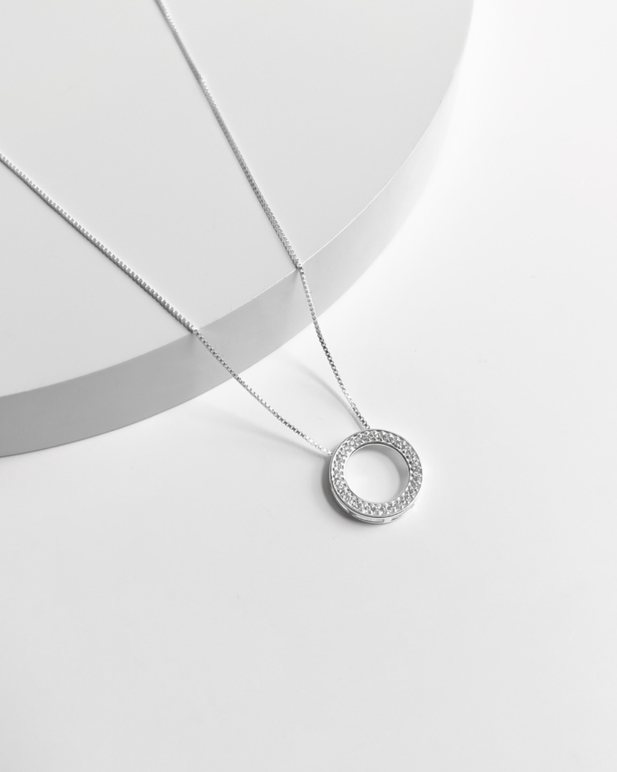 Colar Círculo Vazado Cravejado Prata 925 45 cm - Karina Pratas