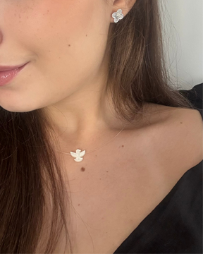 Colar Espírito Santo de Madrepérola no fio de nylon