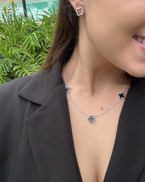 Colar em Prata Trevo Cravejado Pedras cor Pretas Em Prata 925