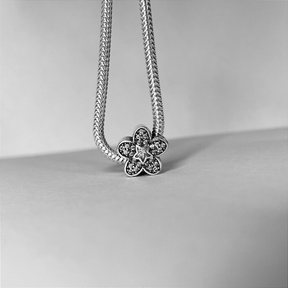 Berloque De Prata Flor Cravejada Encanto Floral Em Prata 925