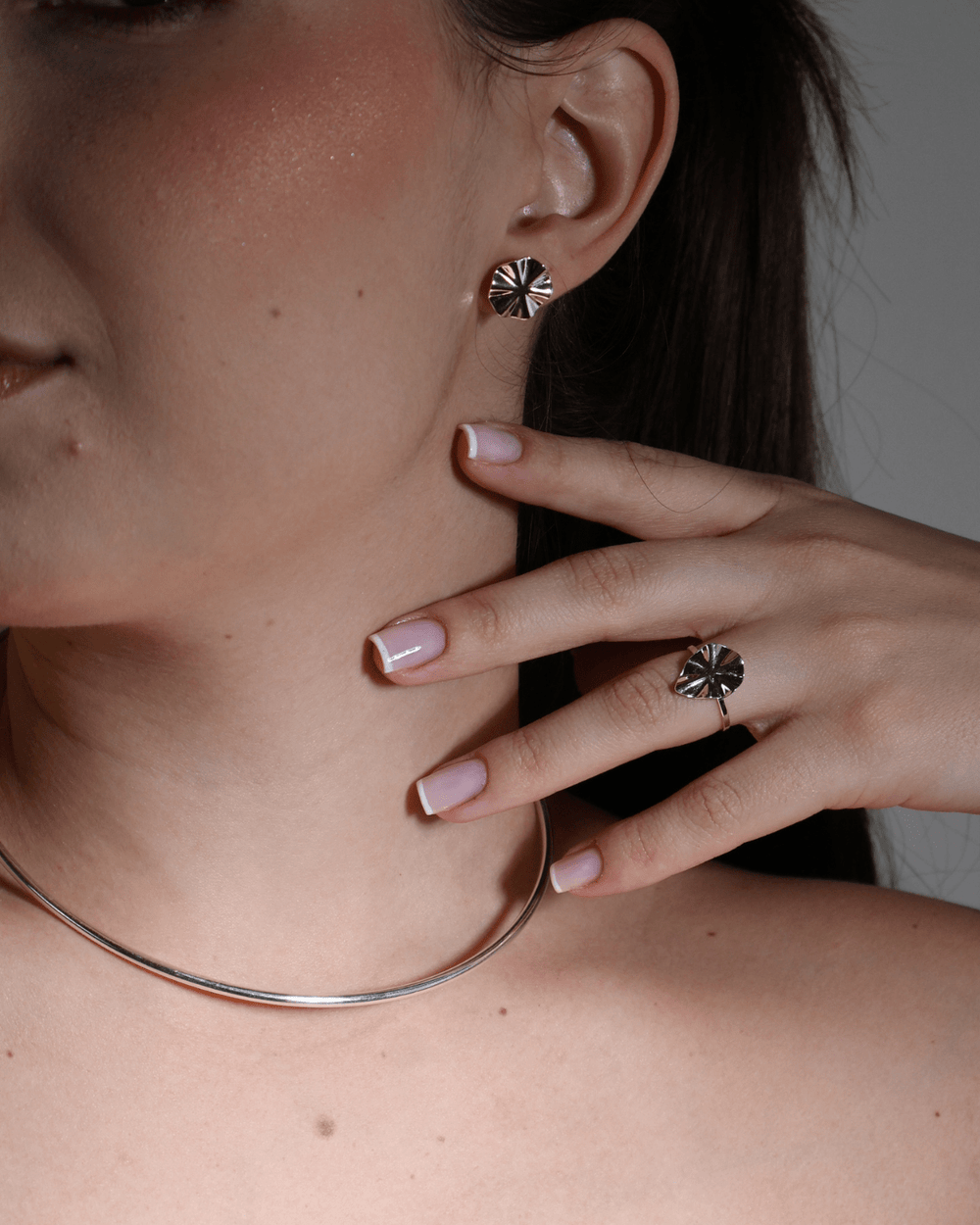 Kit Choker Rígida + Brinco Redondo Abaulado em Prata 925 - Karina Pratas
