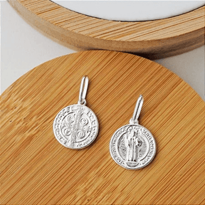 Pingente De Prata São Bento Estilo e Espiritualidade - Karina Pratas